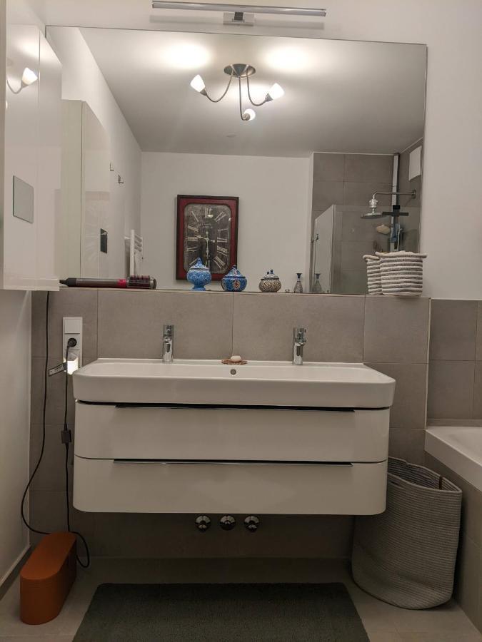 Either Private 2B2B Or Shared 1B1B, Luxury, Bright, Spacious Берлин Екстериор снимка
