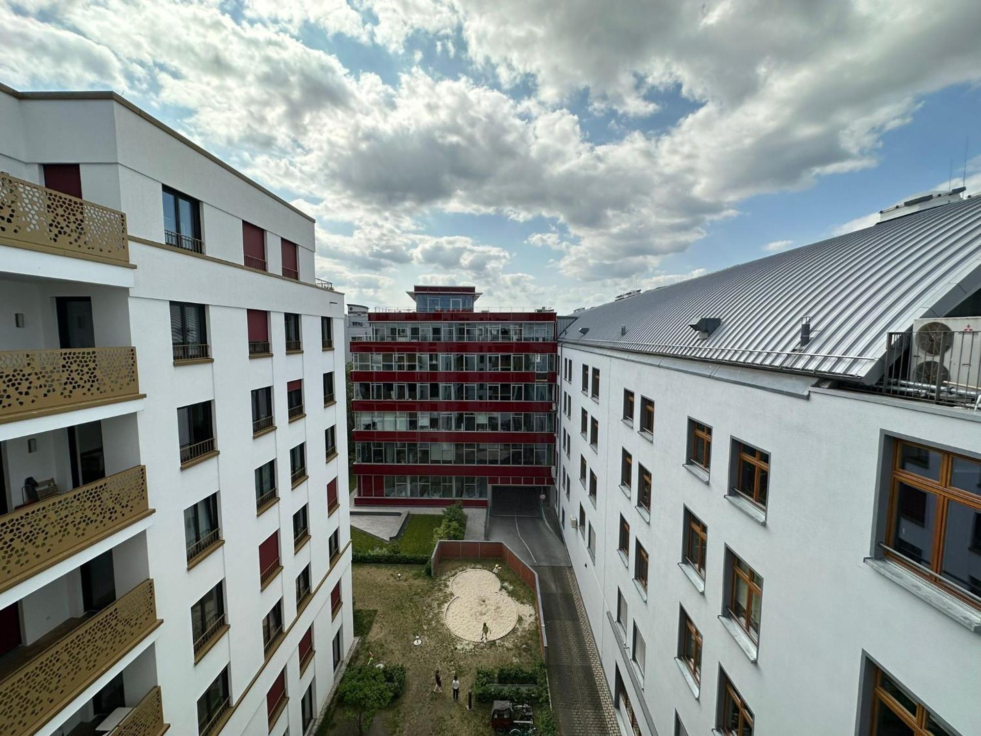 Either Private 2B2B Or Shared 1B1B, Luxury, Bright, Spacious Берлин Екстериор снимка